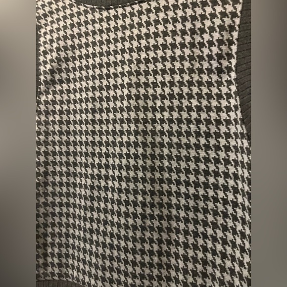 Mixed threads black and white houdstooth Sweater Vest - Picture 5 of 5